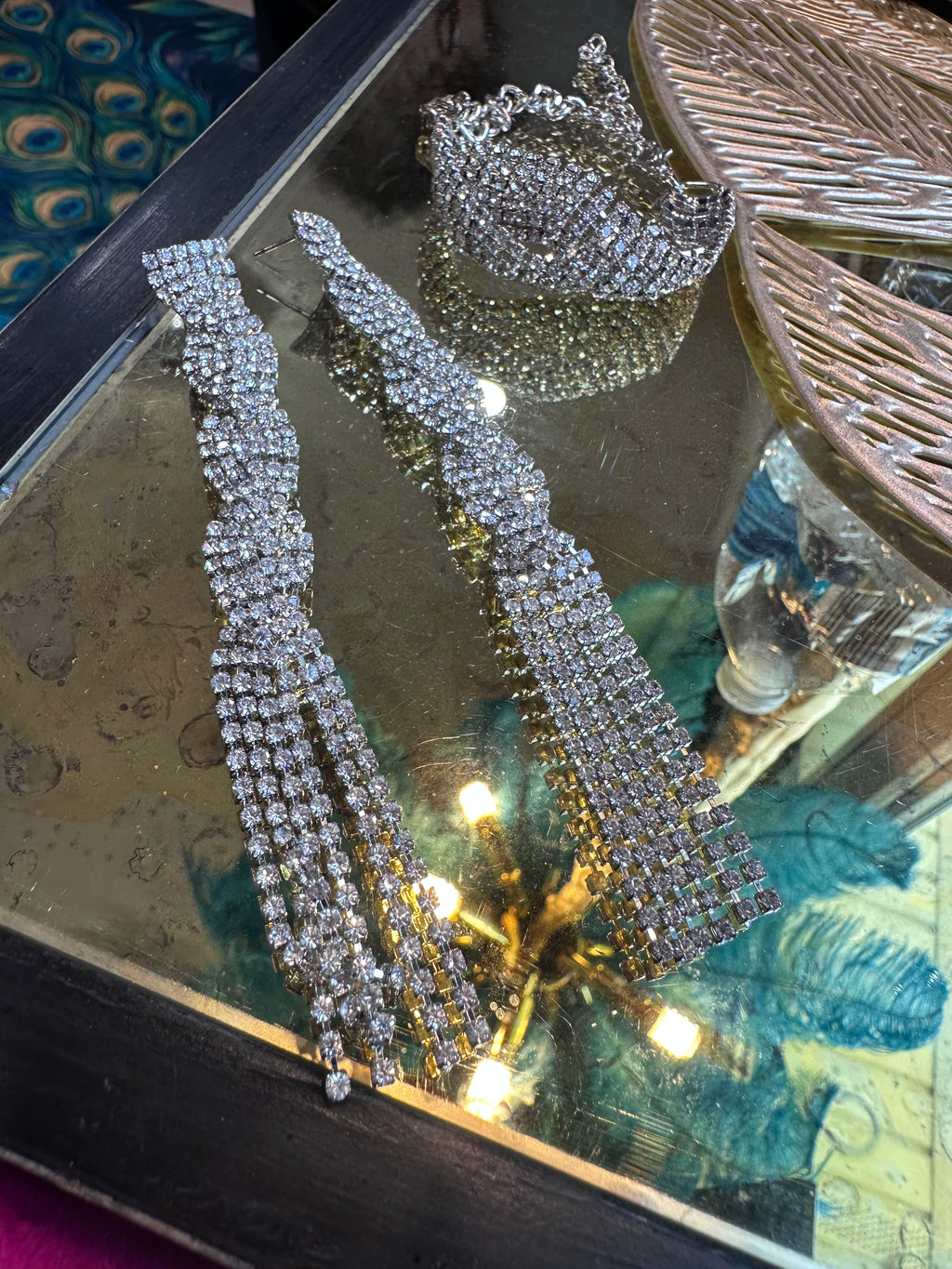 Silver bracelet and earring set!