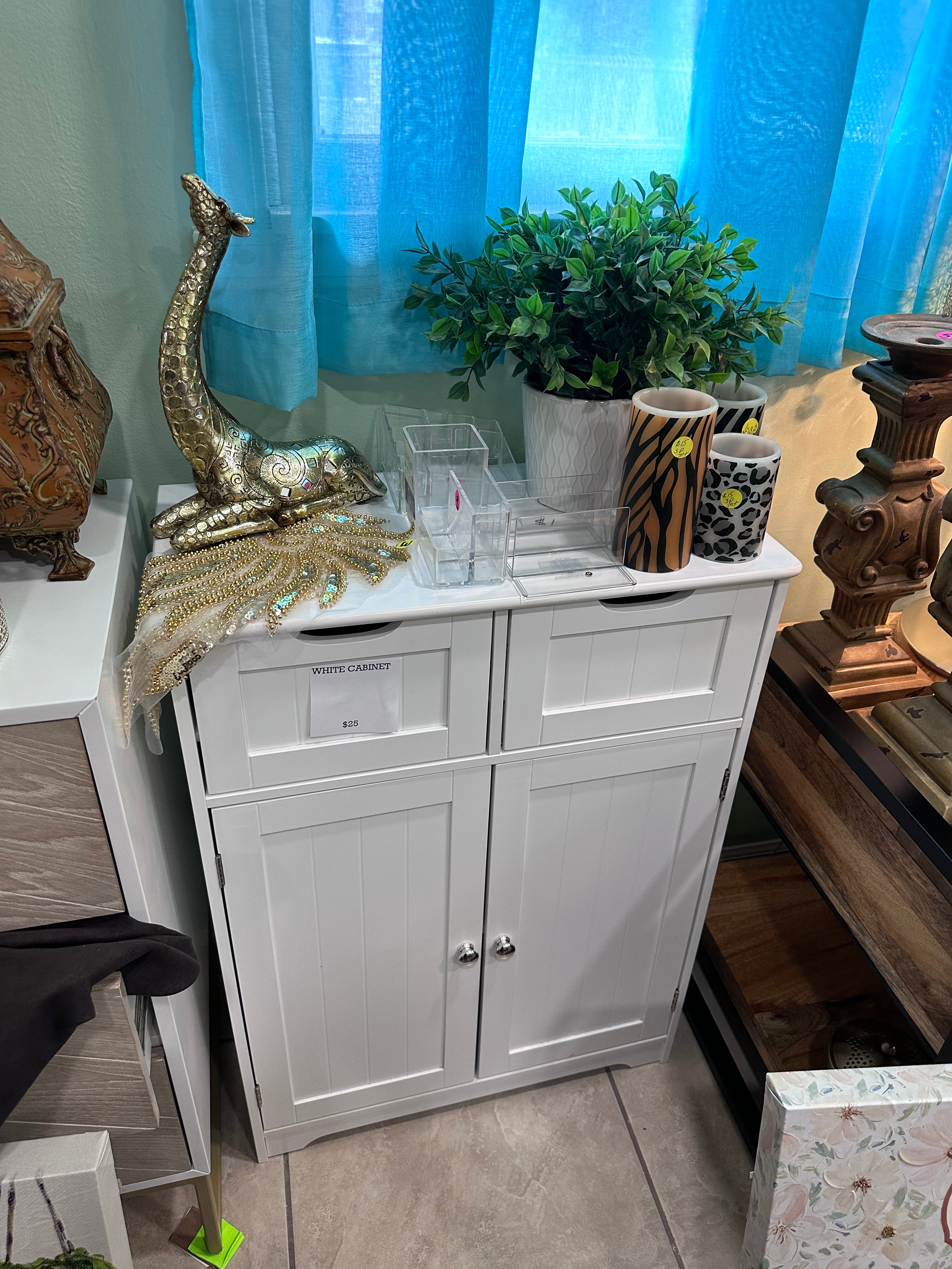 White cabinet $25 in store pickup only