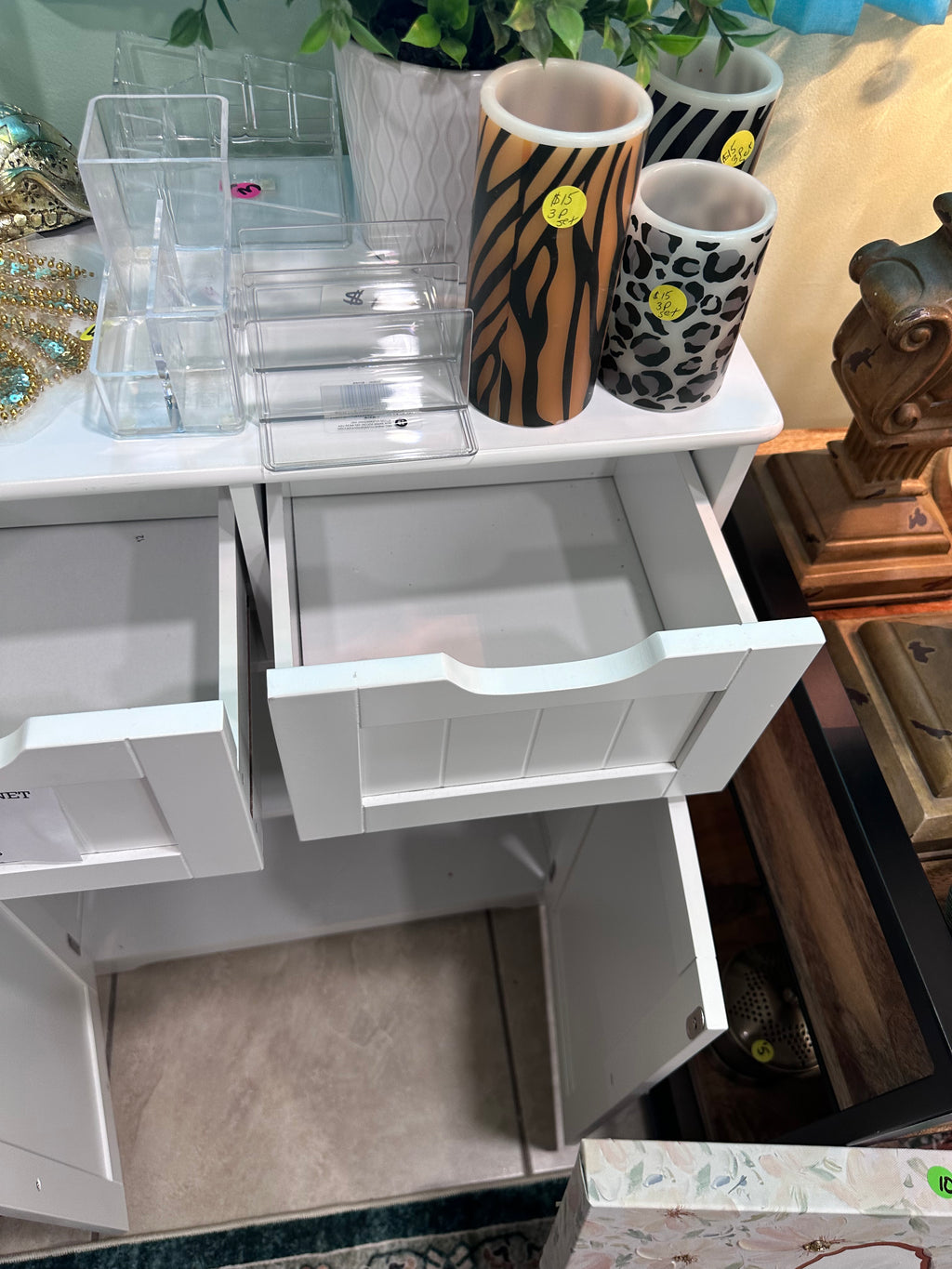 White cabinet $25 in store pickup only