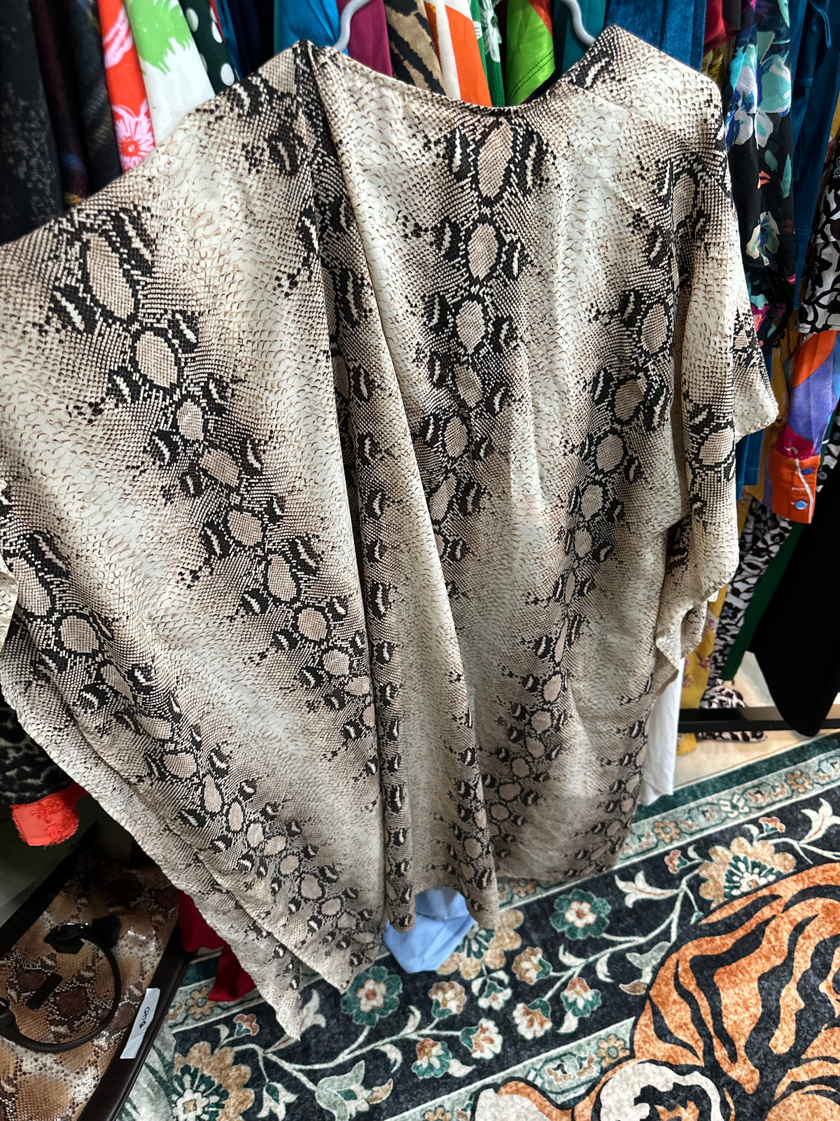 Elegant Snake Print Wrap - Versatile Style Accent